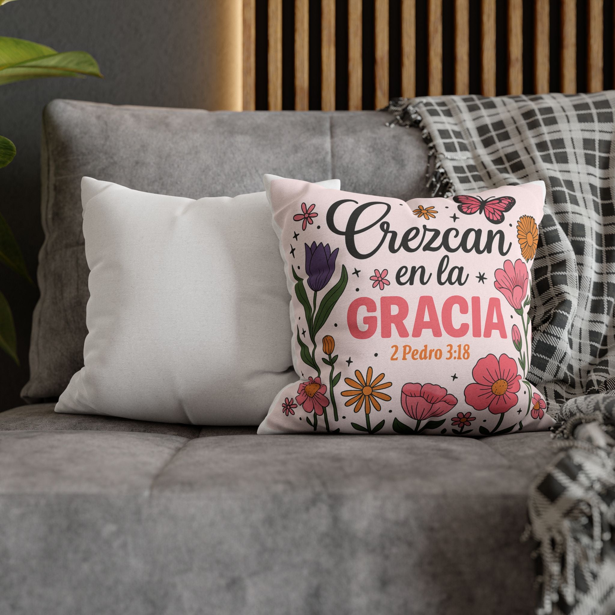 Crezcan en la Gracia pillowcase | Spanish Bible verse 2 Pedro 3:18, floral throw pillow