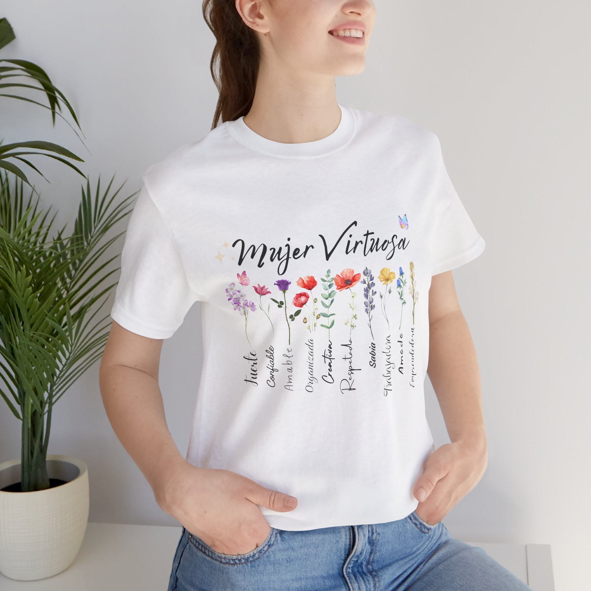 Mujer Virtuosa floral scripture tee | Spanish Bible verse women shirt