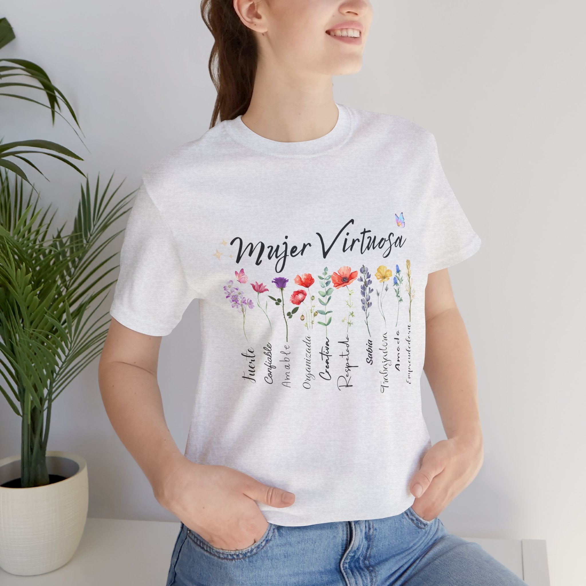 Mujer Virtuosa floral scripture tee | Spanish Bible verse women shirt