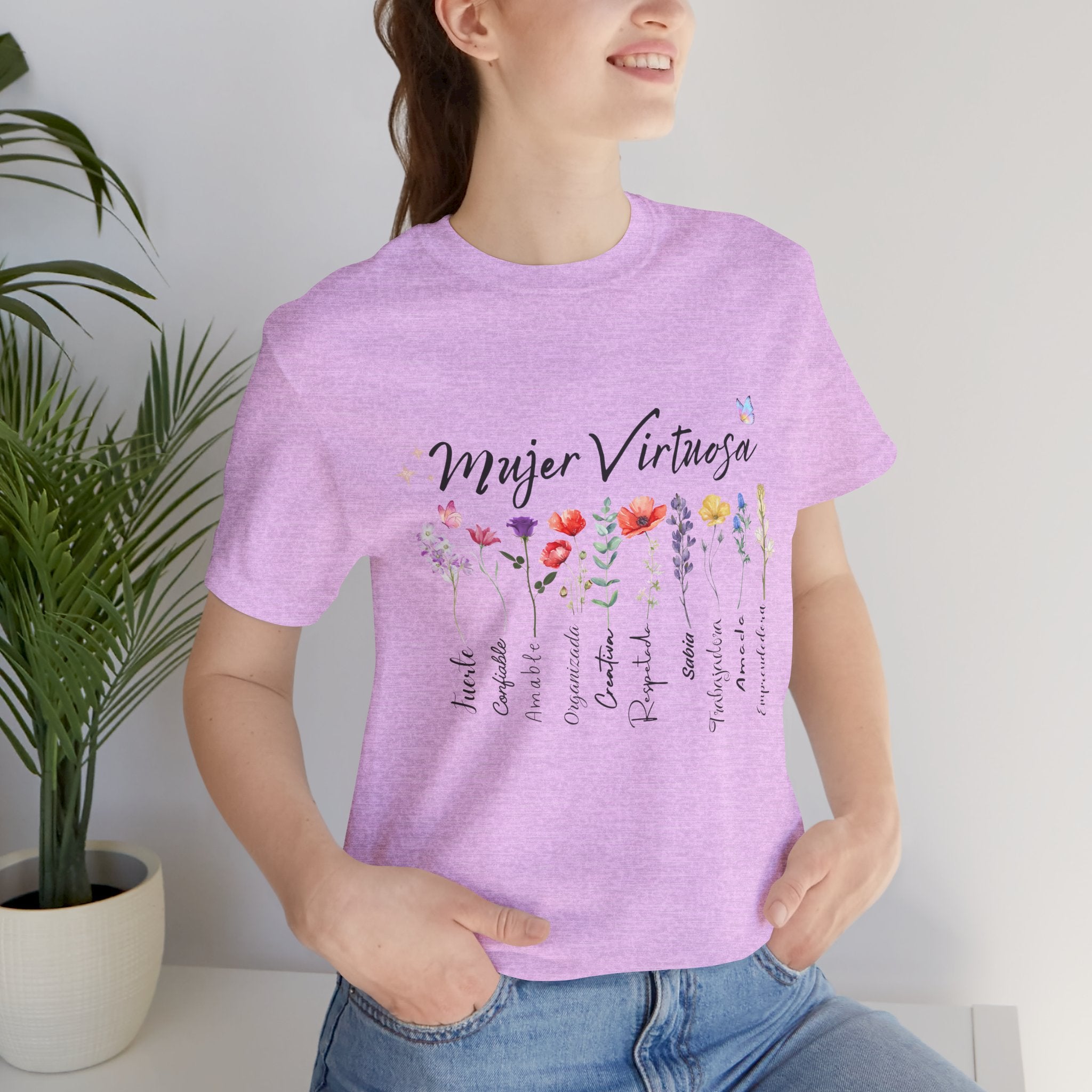Mujer Virtuosa floral scripture tee | Spanish Bible verse women shirt