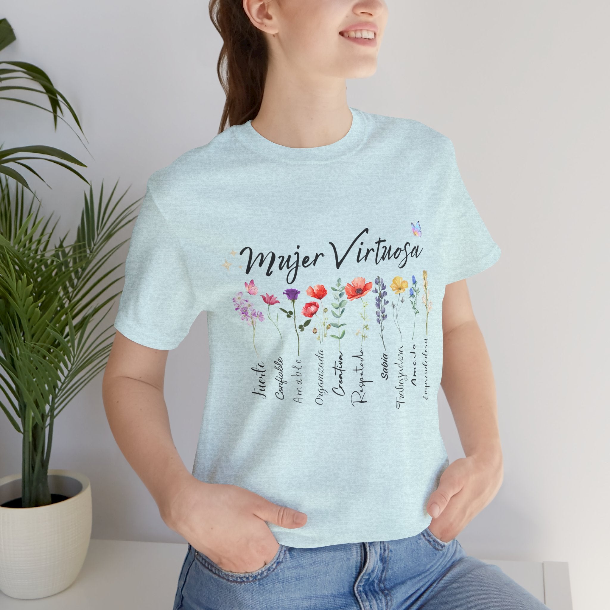 Mujer Virtuosa floral scripture tee | Spanish Bible verse women shirt