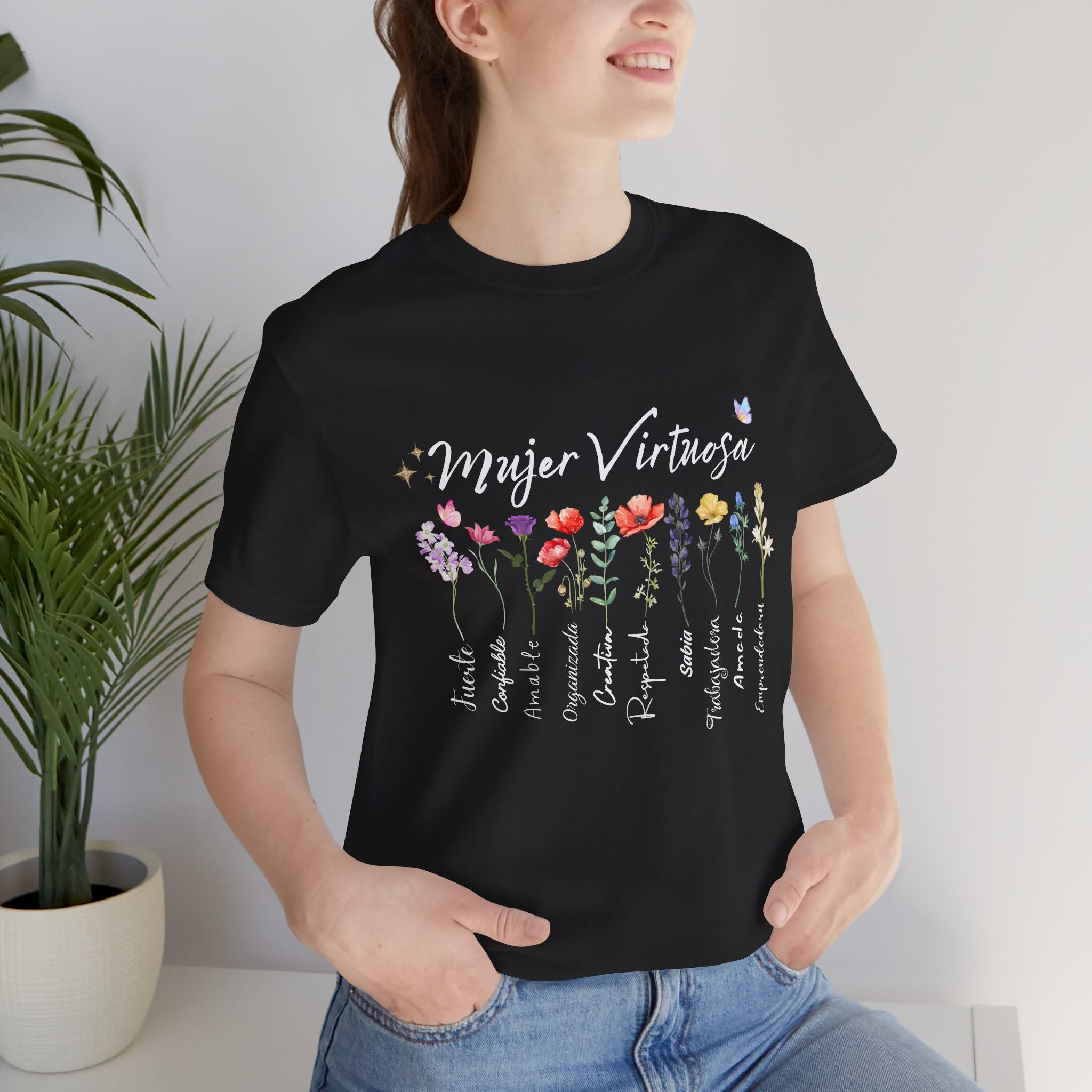 Mujer Virtuosa floral scripture tee | Spanish Bible verse women shirt