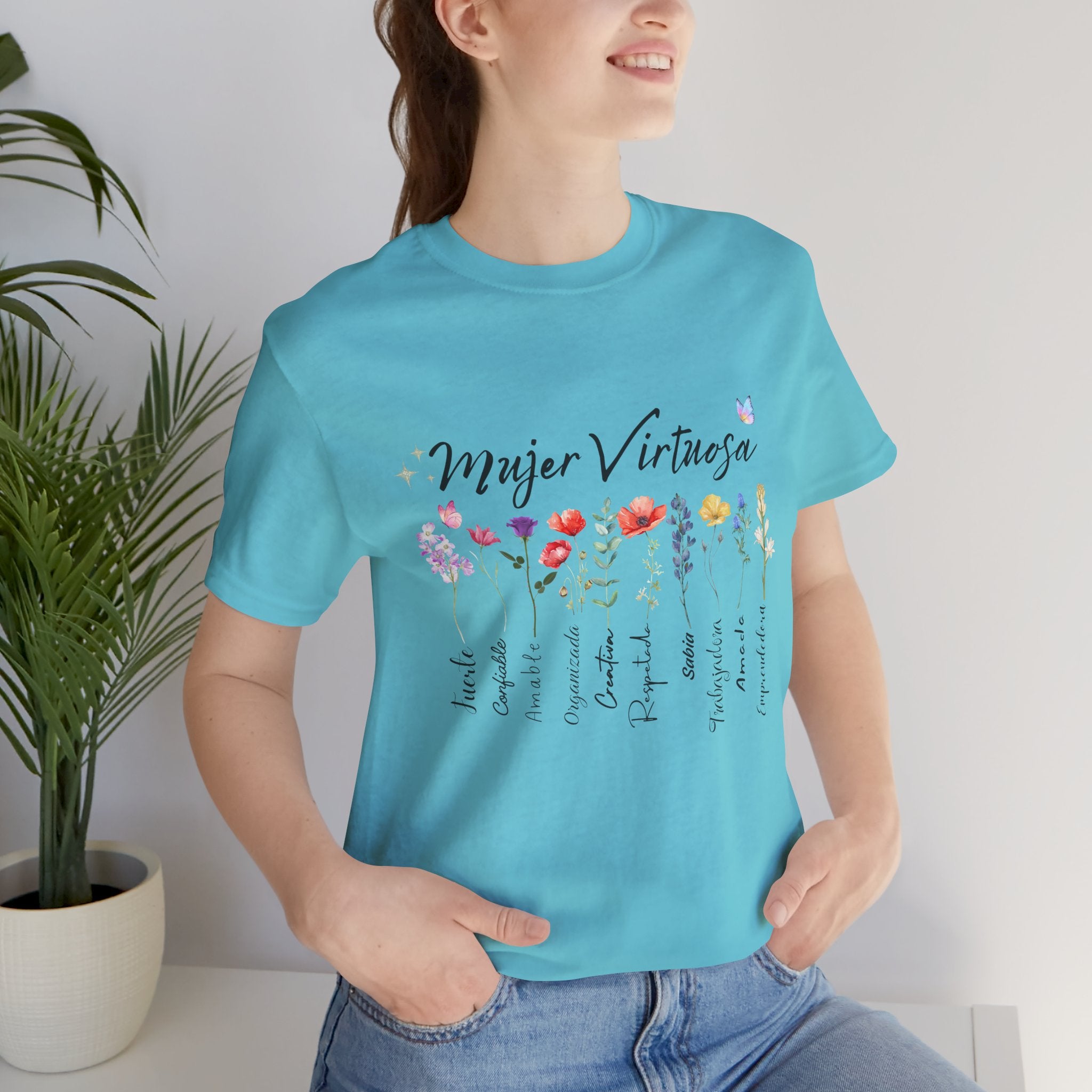 Mujer Virtuosa floral scripture tee | Spanish Bible verse women shirt